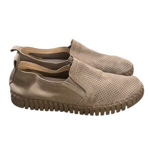 Ilse Jacobsen tan slip on shoes